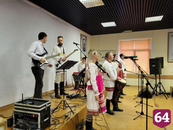 Фольклорный ансамбль «Торама» выступил в концертной программе для военнослужащих ВС РФ.