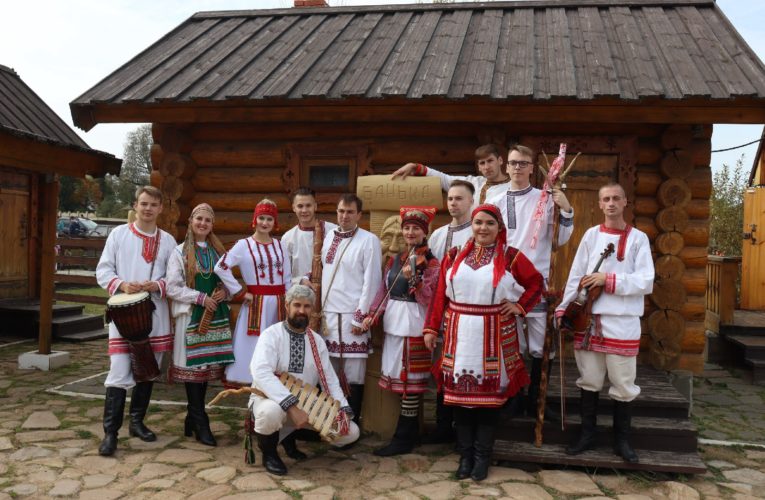 19 апреля в 14:00 в Чамзинском РДК состоится концерт Фольклорного ансамбля «Торама».