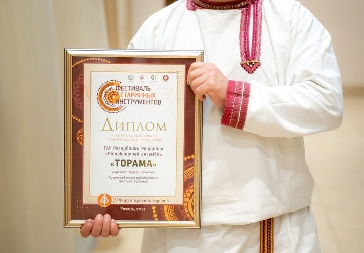 Поздравляем с днём рождения директора ансамбля Андрея Николаева