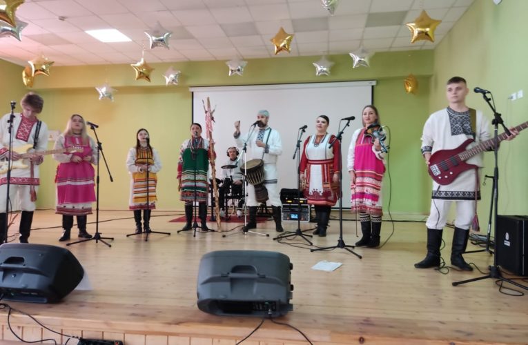 Фольклорный ансамбль «Торама» выступил для учеников МОУ «Средняя школа №16».