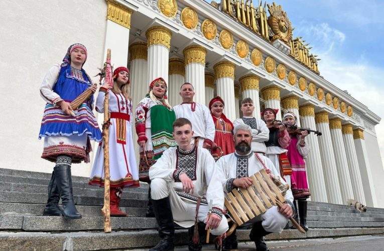 На Международной выставке-форуме «Россия» в Москве проходит мордовский национальный праздник «Шумбрат».
